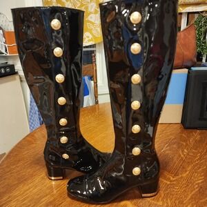 Saks Fith Avenue Patent Leather Boots Size 8.5 Gold Button Embellished Lux EUC